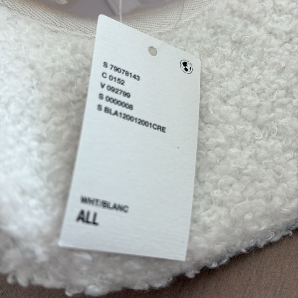 Boys Lie Sherpa Trucker Hat White NWT - Purchased at Urban Outfitters - Picture 2 of 4